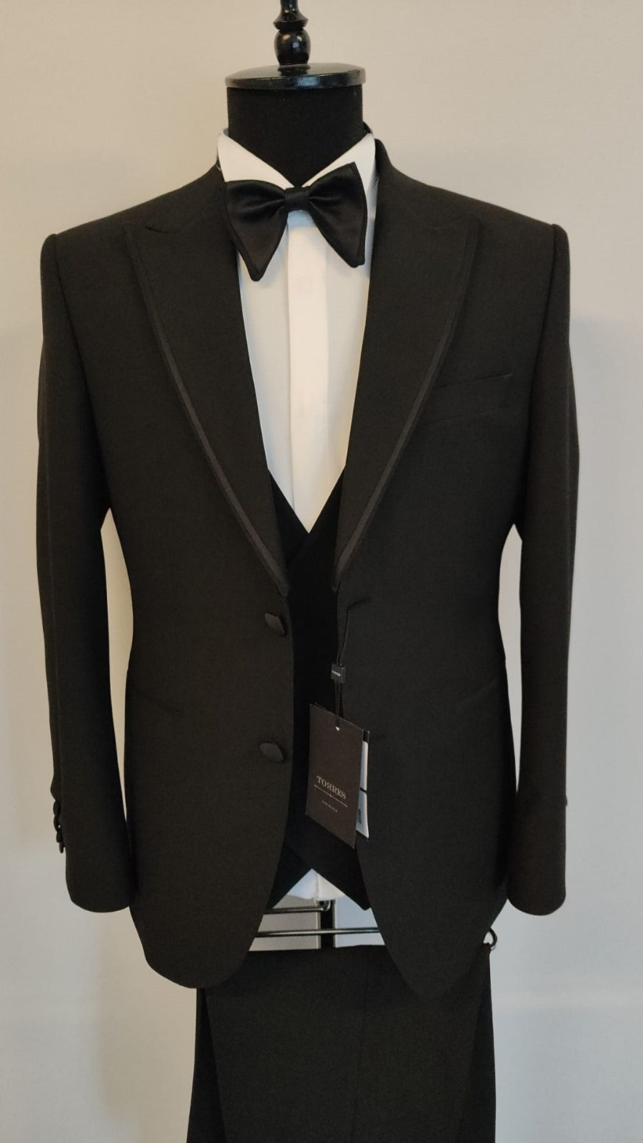 The Roc Noir Ceremonial 3pc Suit - Black