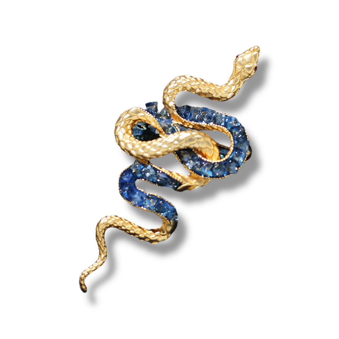 URBBANA Embellished Lapel Pin – A Stylish Accessory for Every Occasion