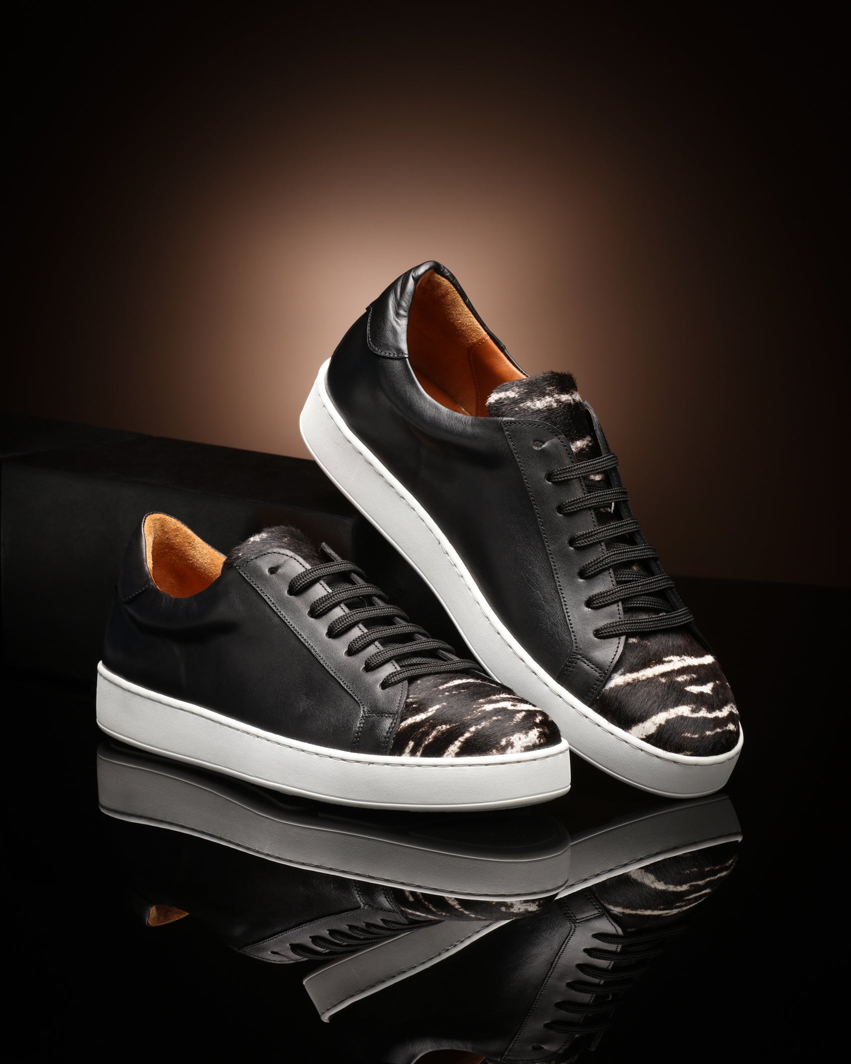 Martin Low Sneakers - Black & White - Sneaker by Urbbana