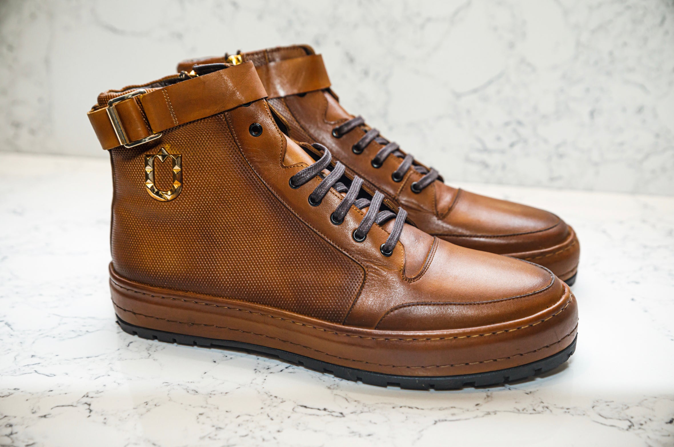 The Cognac High Top Sneakers - Sneaker by Urbbana